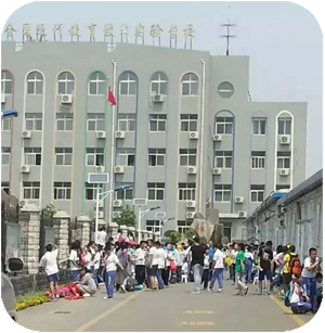 03.png 3、進行鋼筋框架的綁扎